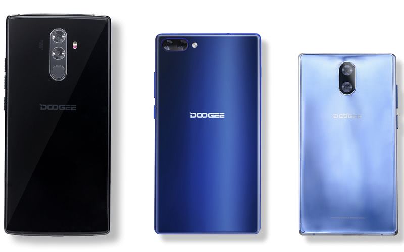 3 teléfonos con pantalla completa de la familia DOOGEE