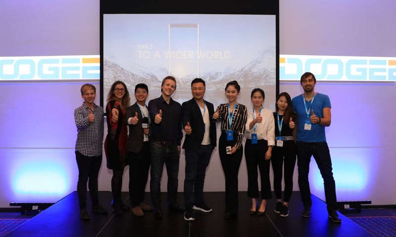 Primera aparición del DOOGEE MIX2 en el evento de lanzamiento del DOOGEE CEE en Praga