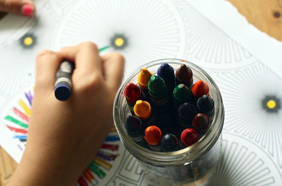 Páginas con dibujos para colorear en línea o para imprimir